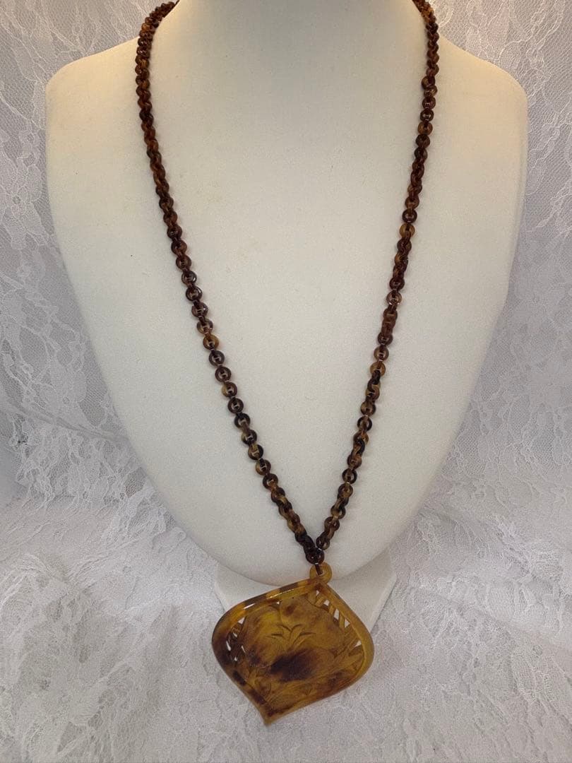 一点物 鼈甲製　花彫刻 ロングネックレス レディース　オシャレ　上品