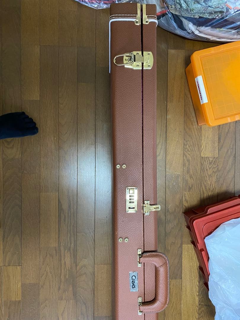 Crewsオリジナル、ベース用ハードケースです。