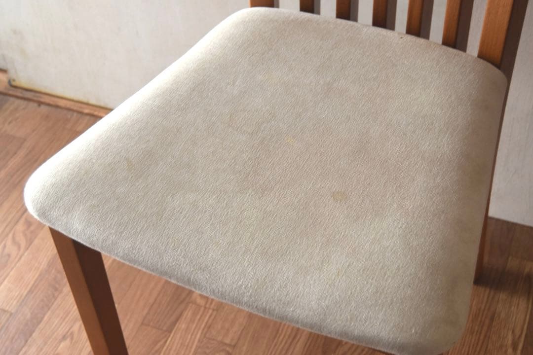ダイニングチェア Skovby side chair