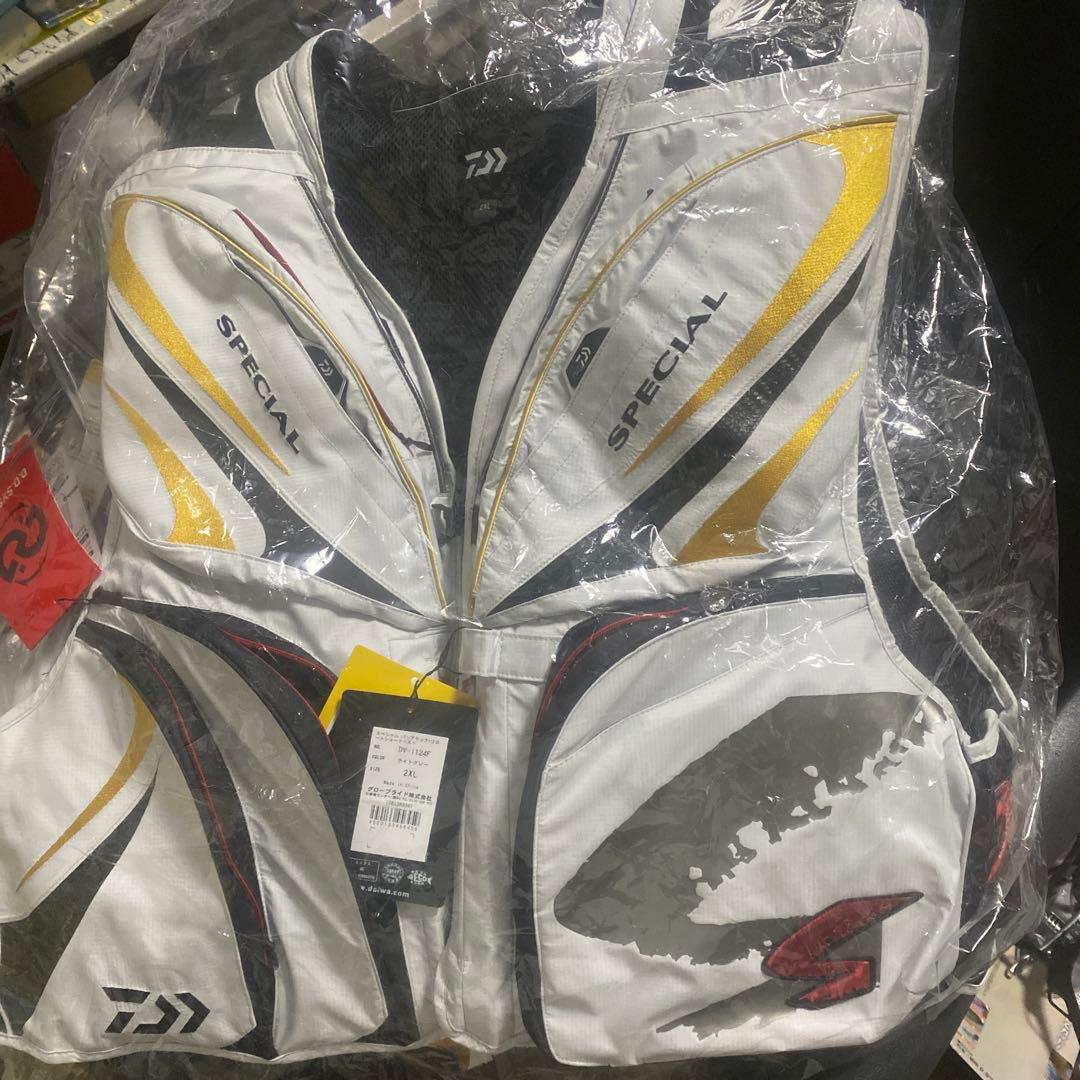 ダイワ￼スペシャル フロートショートベスト ライトグレーDV1124F 2XL