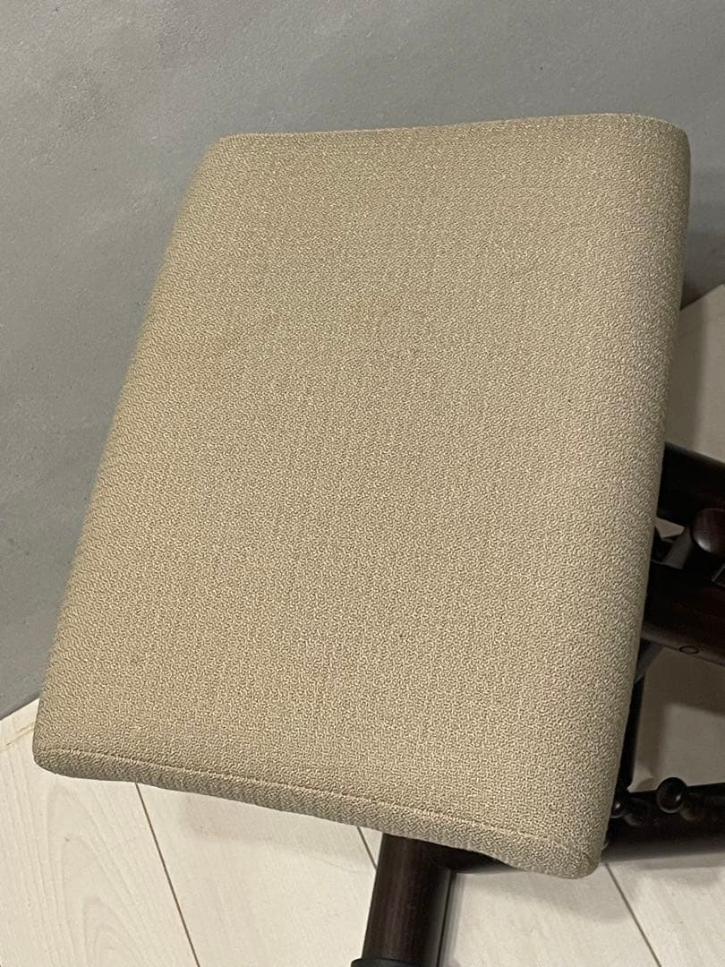 美品　STOKKE ストッケ　バランスチェア　在宅ワーク　腰痛対策　ベージュ