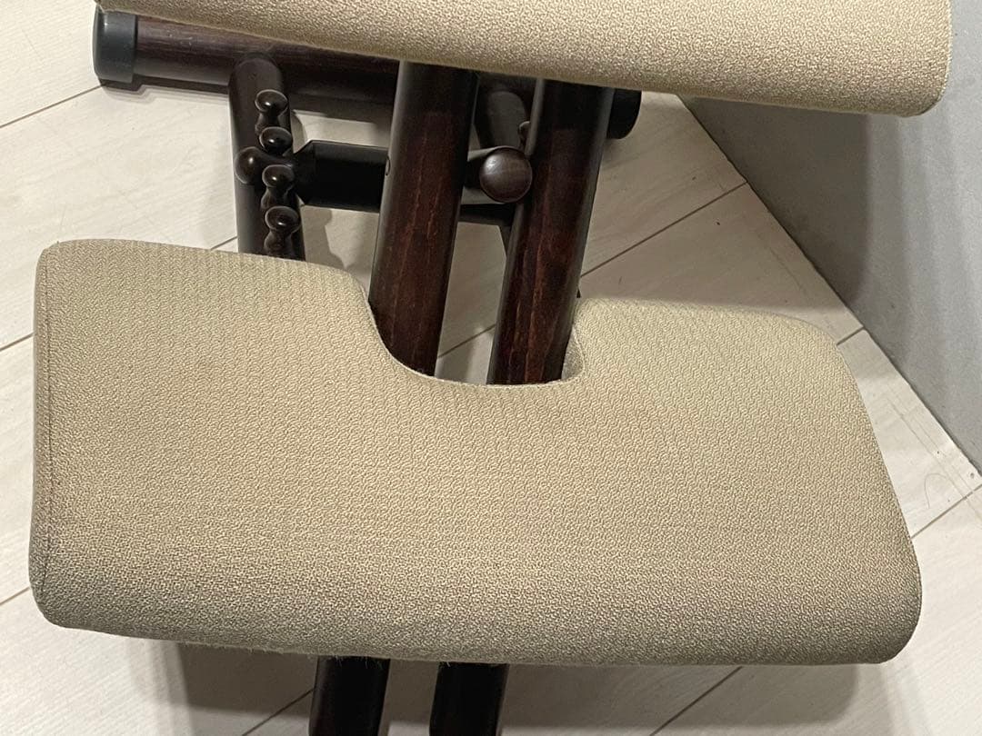 美品　STOKKE ストッケ　バランスチェア　在宅ワーク　腰痛対策　ベージュ
