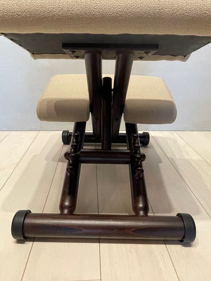 美品　STOKKE ストッケ　バランスチェア　在宅ワーク　腰痛対策　ベージュ