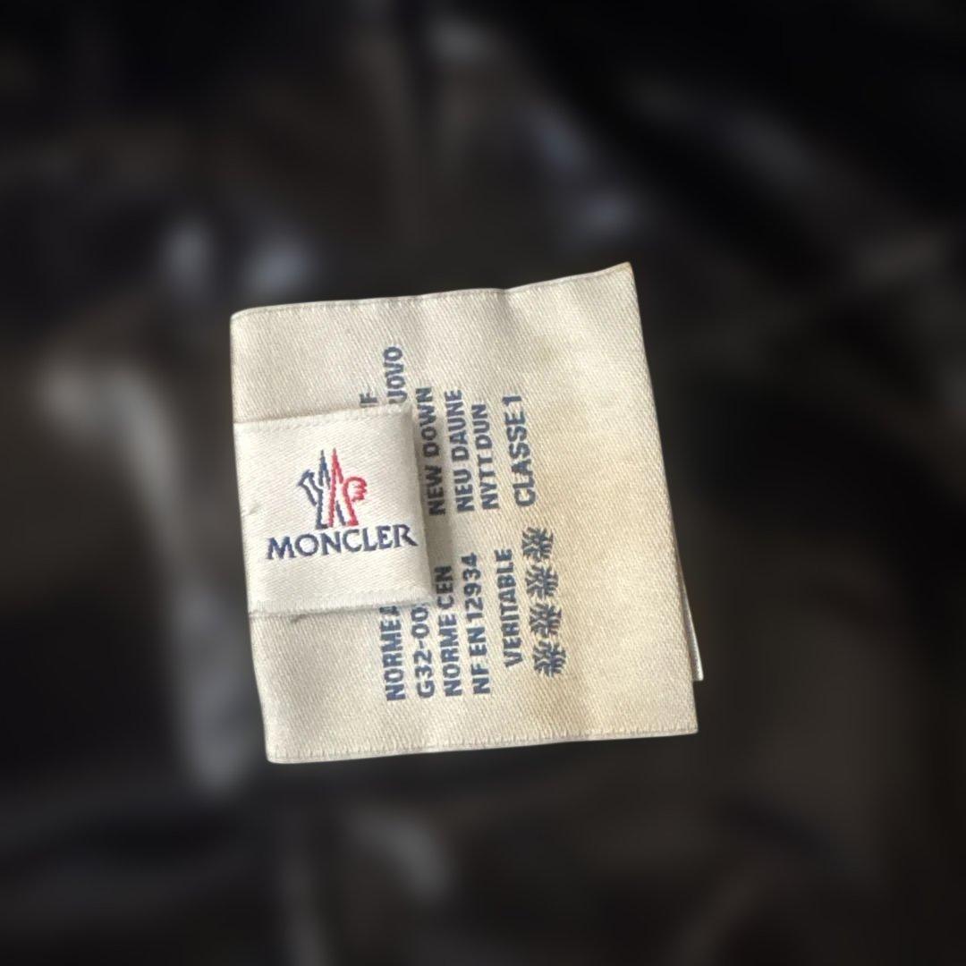モンクレールロングダウンジャケット