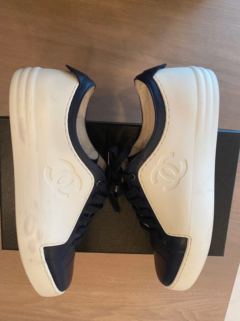 専用になります✨値下げ正規品CHANEL ココマークレザー スニーカー39白&紺