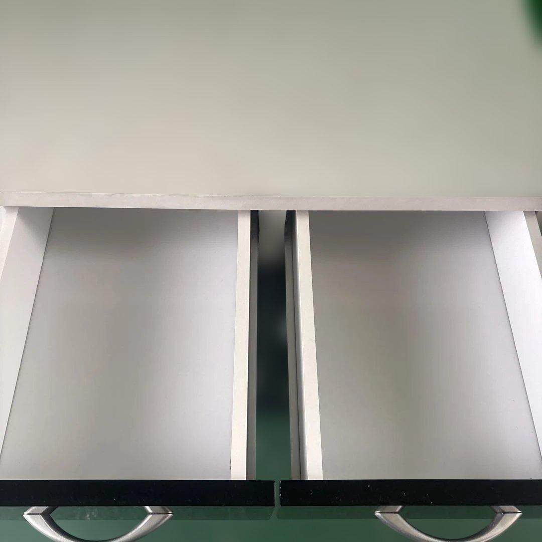 モカ モダン食器棚 ブラック＆ホワイト