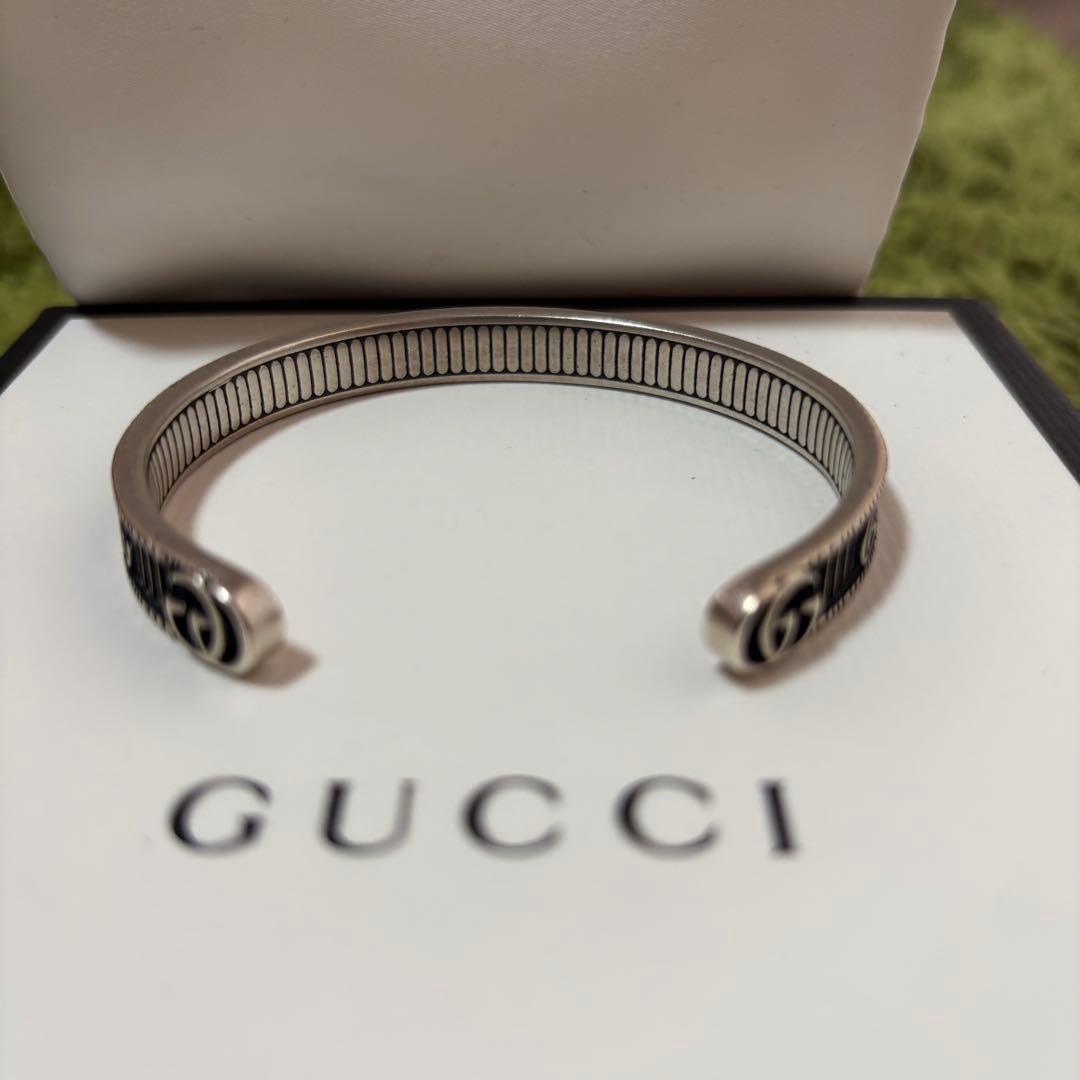 GUCCI GGロゴ バングル