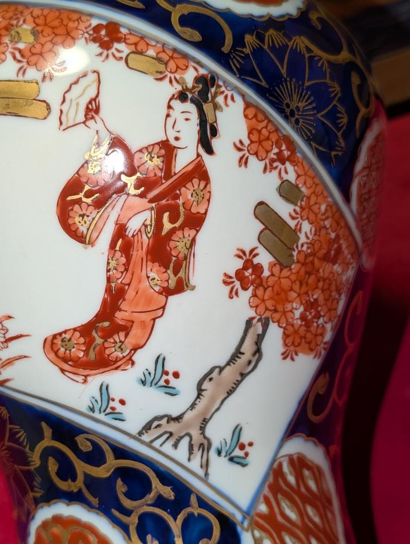 秀峰　染錦　飾り壺　沈香壺　共箱入　高さ31cm
