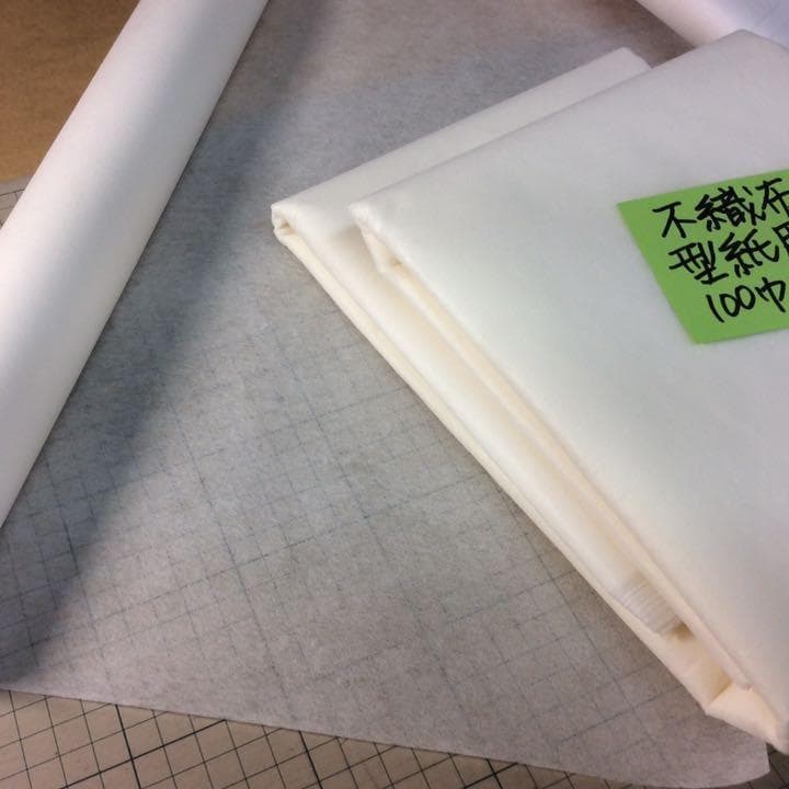 【新品巻秋割】a113010 不織布無地型紙用紙 100cm巾 100m1本新品