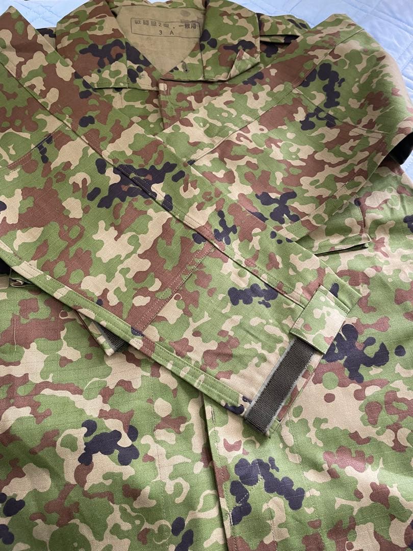 迷彩柄 戦闘服 複数ポケット付き　3A