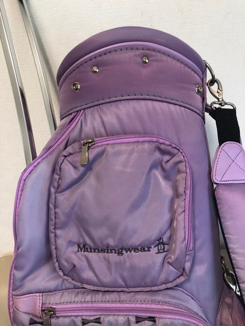 【送料込み】希少モデル　マンシング　キャスター付きキャディバッグ　レディース