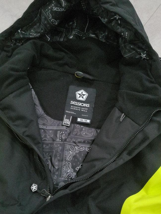 美品 23/24モデル SESSIONS スノーボードウエア 上下セット 2XL
