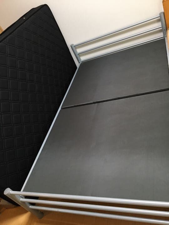 セミダブルベッド2個