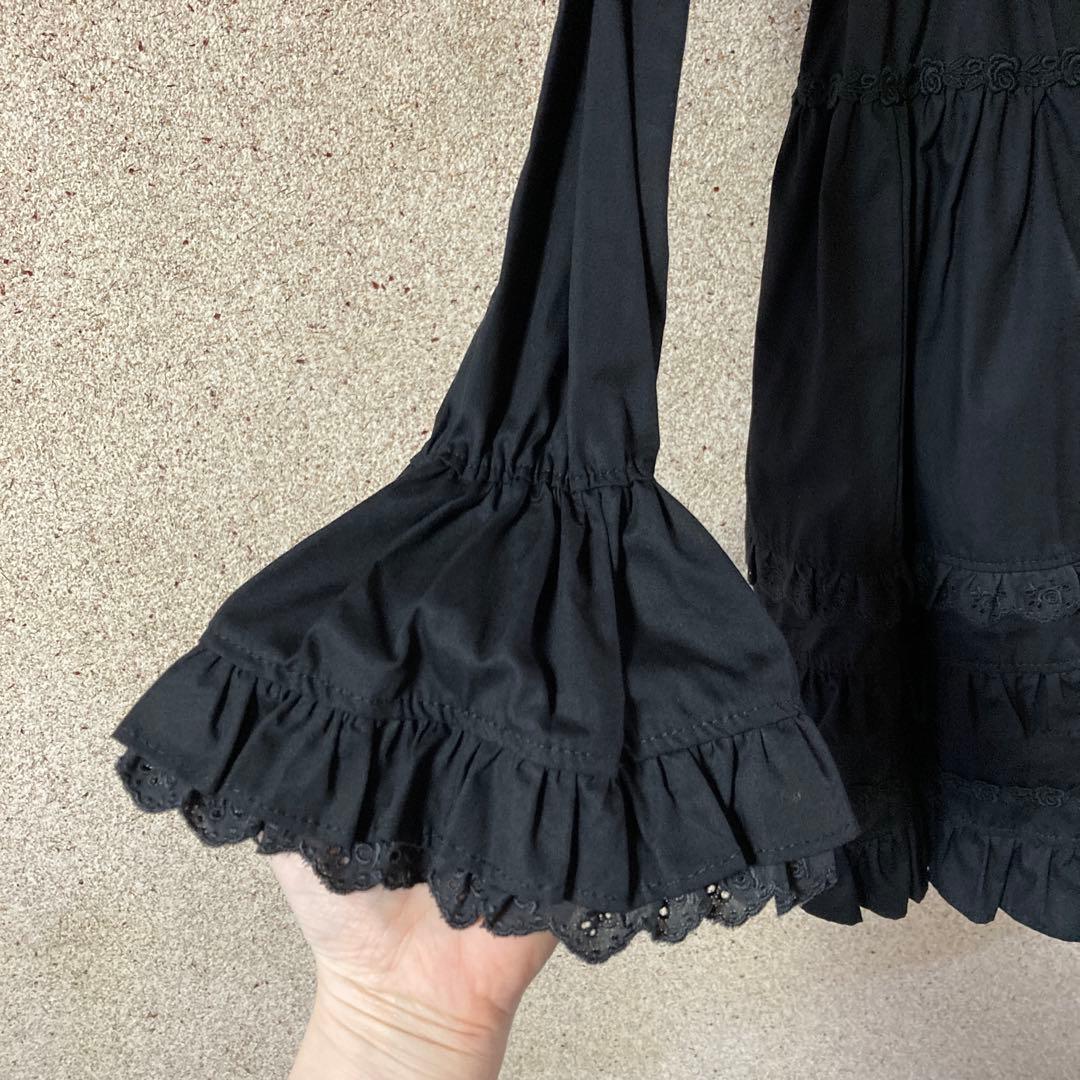 Cornet　フリル付き黒ワンピース