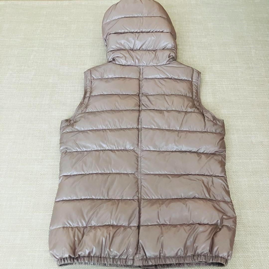 【極美品】ヘルノ ダウンベスト フード ゴールド金具 プレート 42 洗える