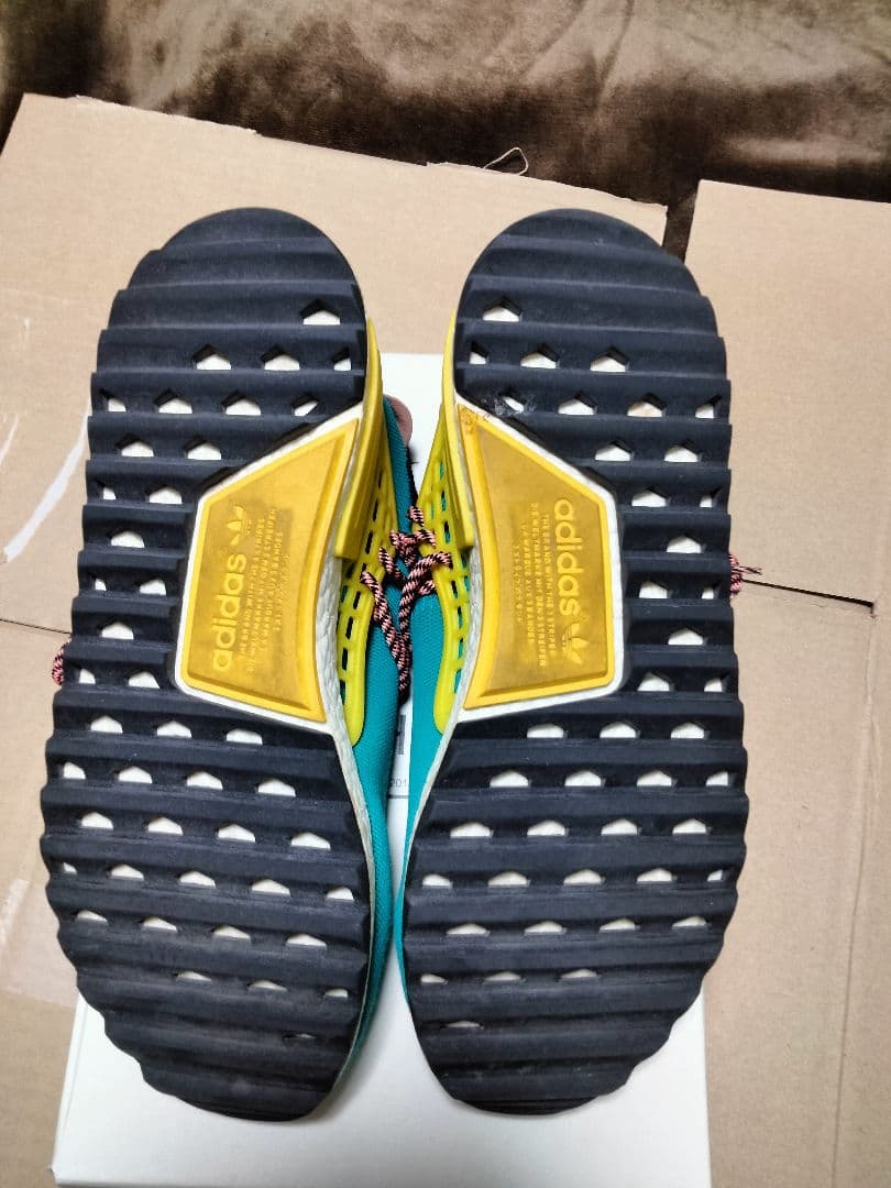 adidas NMD×Humanrace ファレルウィリアムス