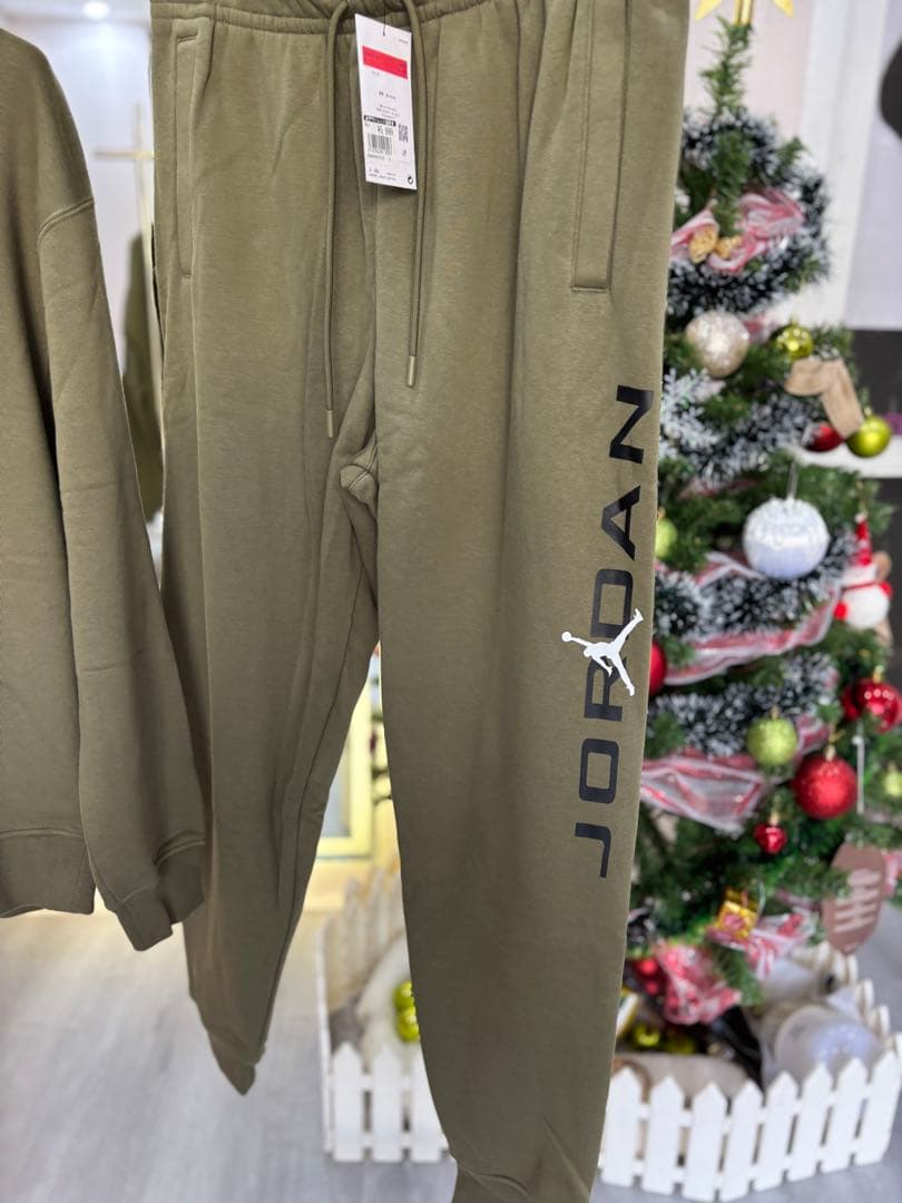 JORDAN オリーブ パーカーとパンツセット