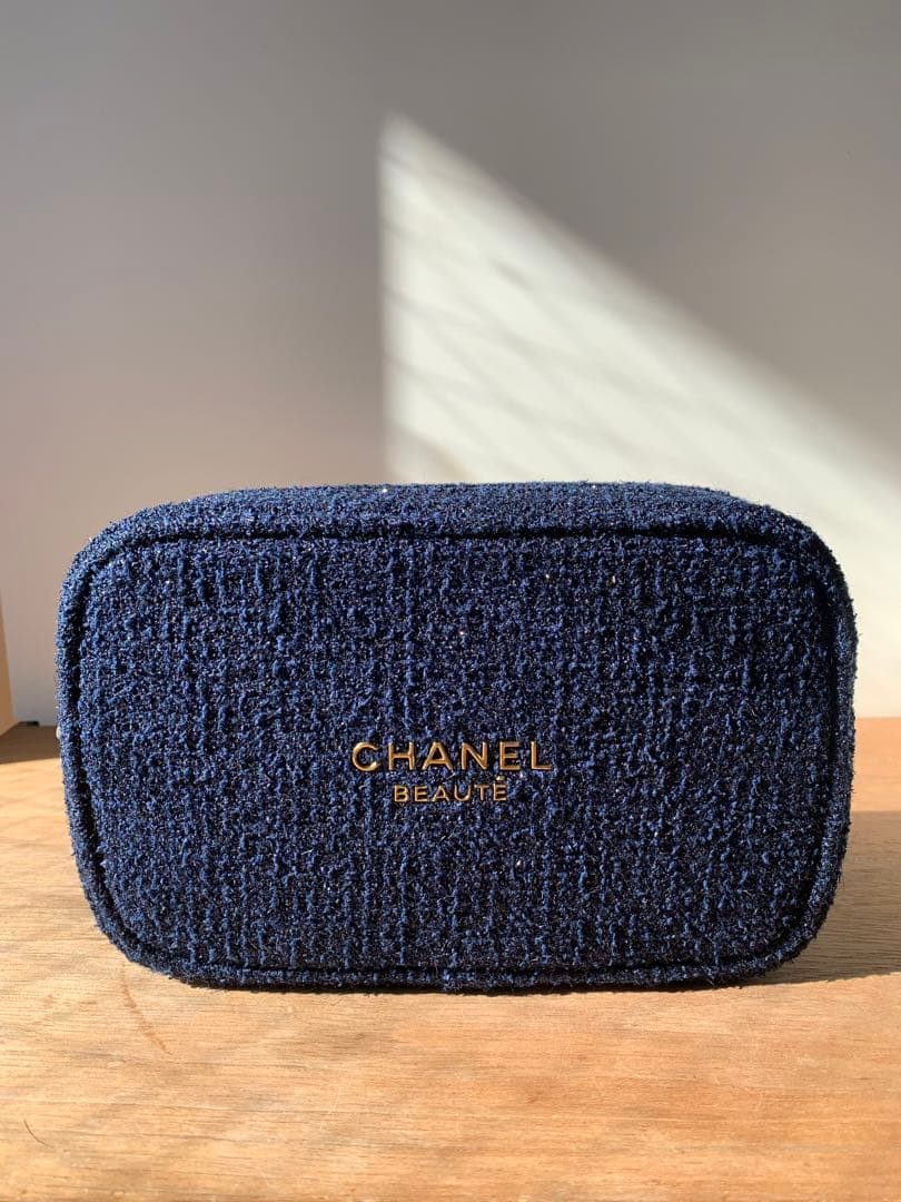 CHANEL ホリデー 2025【ポーチのみ】シャネル