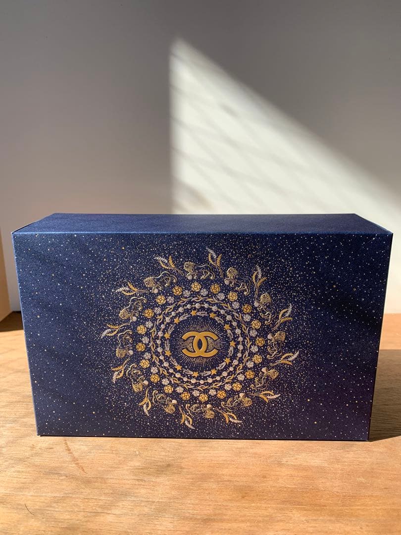 CHANEL ホリデー 2025【ポーチのみ】シャネル