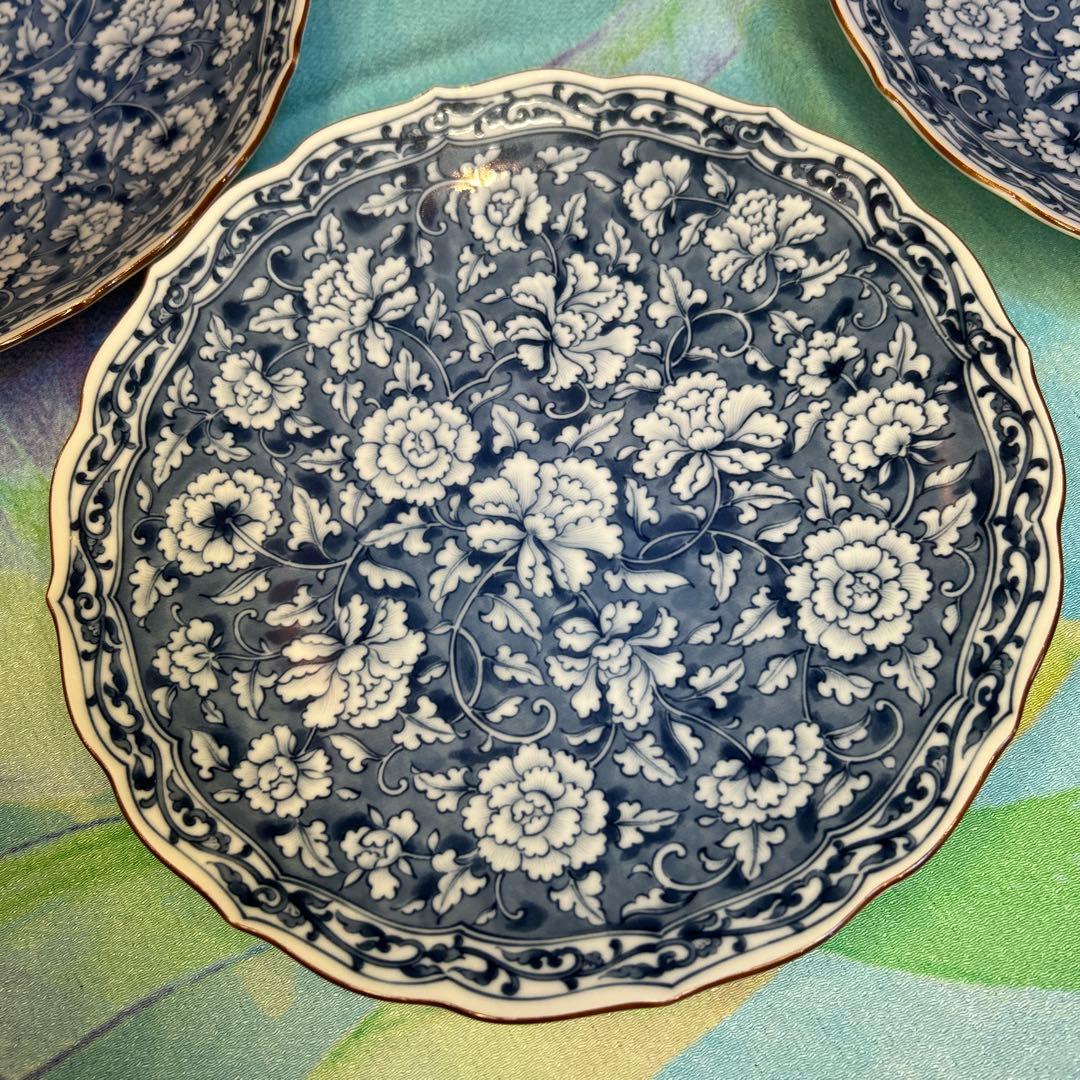 たち吉橘吉　染付花紋　輪花唐草牡丹　大皿/中皿揃え5枚/小皿揃え5枚三種セット