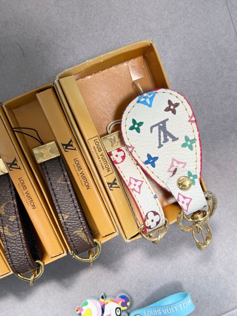LOUIS VUITTON キーホルダー 8個セット