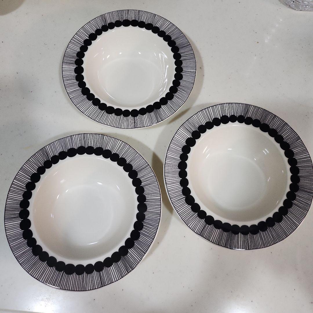 marimekko 黒い円形模様の皿3枚セット