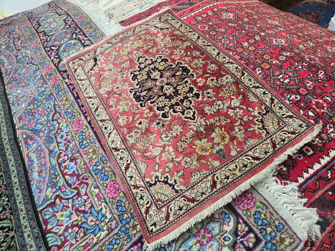 ペルシャ絨毯本物保証クム産100%手織り天然シルク花柄赤玄関マット84×55cm