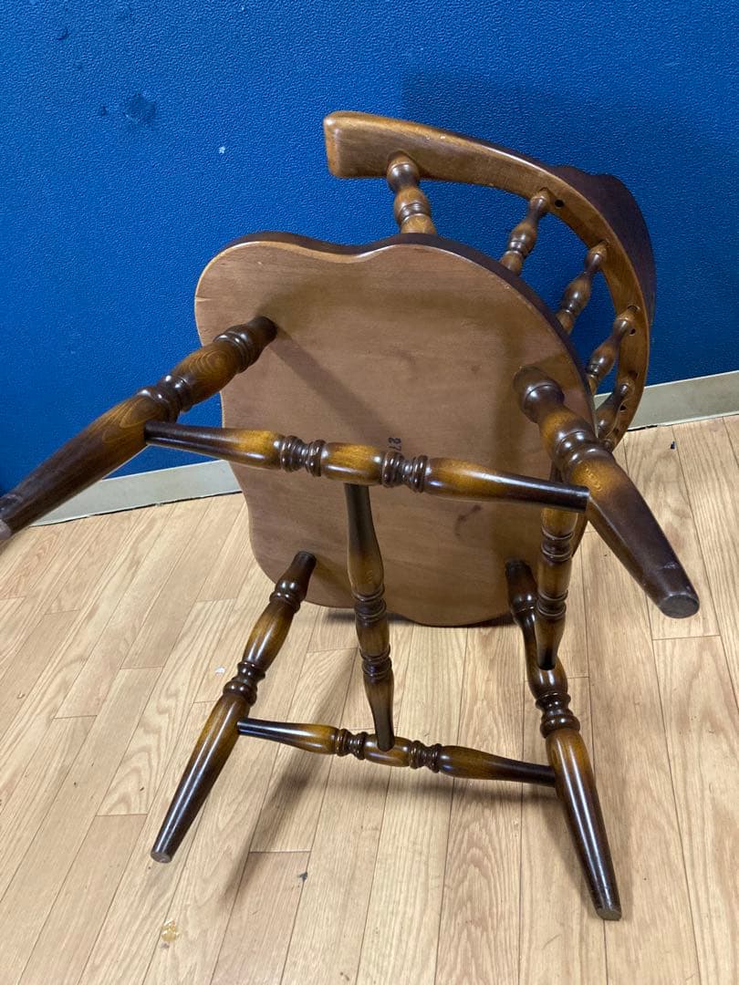 キツツキ　アンティーク調　チェア　ヴィンテージ　ダイニングチェア　アームチェア