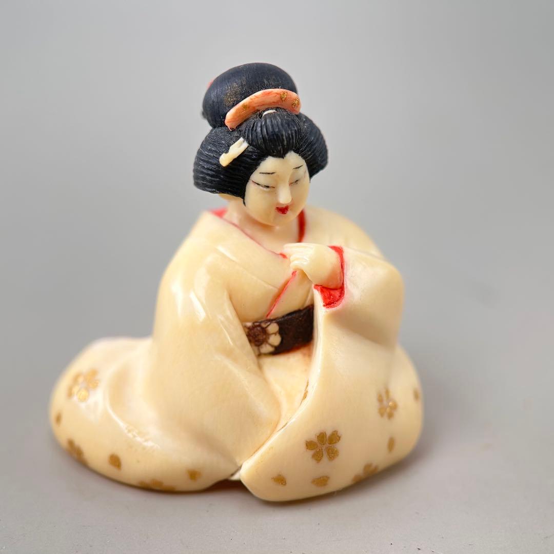 本物保証 鯨歯 鯨牙 根付 置物 在銘 芸者 舞妓 春画 細密彫刻 共箱付