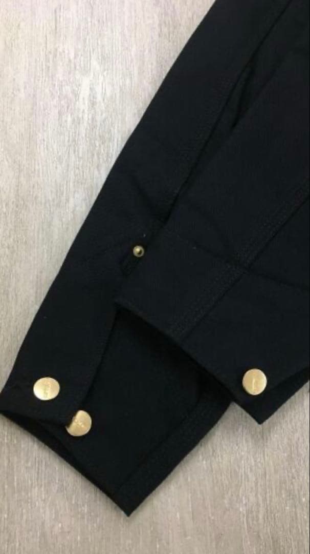 美品人気Carhartt ブラックジャケット 金色ボタン付き
