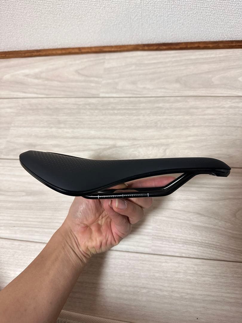 (未使用)ボントレガー Aeolus Comp サドル 145mm