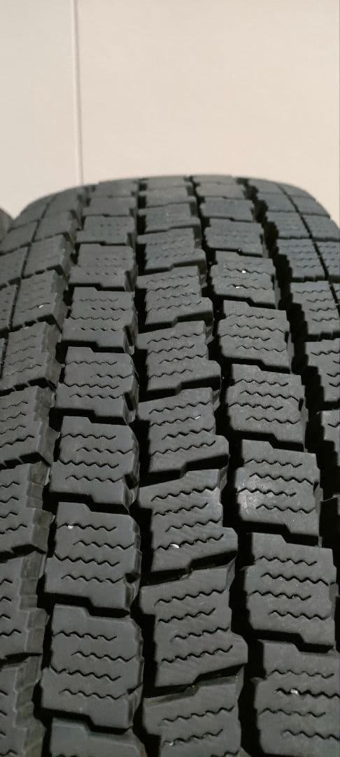 引取限定 ハイエース グッドイヤー スタッドレス 195/80-15