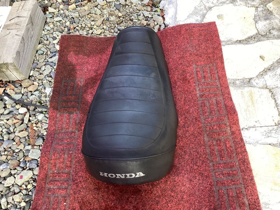 ホンダ純正SL350(K0)用シート　当時物❗️赤スポ　いせのせいぶつです❗️
