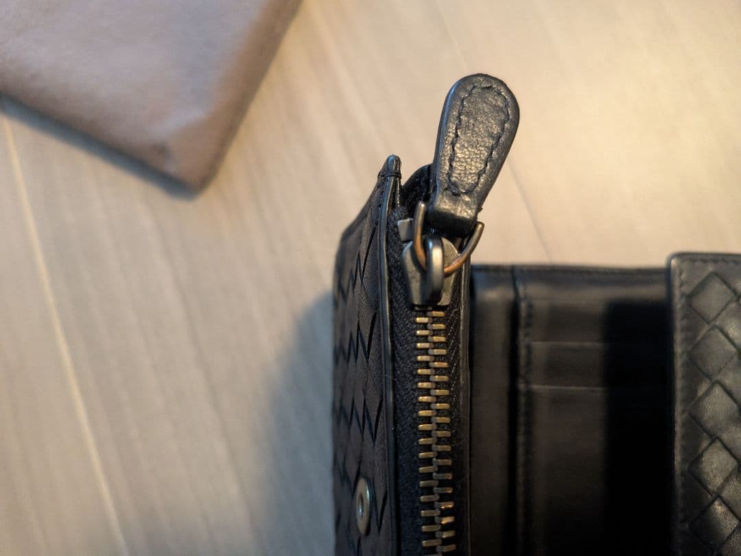 中古　BOTTEGA VENETA 二つ折り財布 ブラック