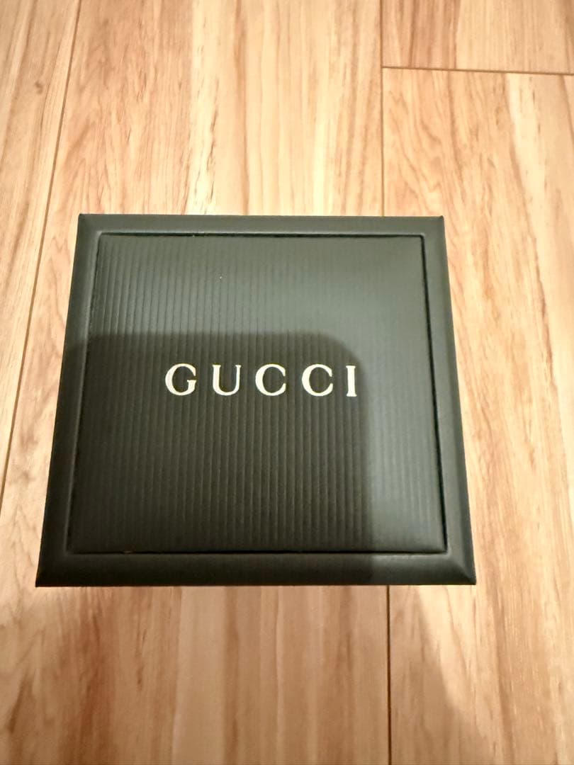【GUCCI グッチ 腕時計】グレー文字盤 ローマ数字