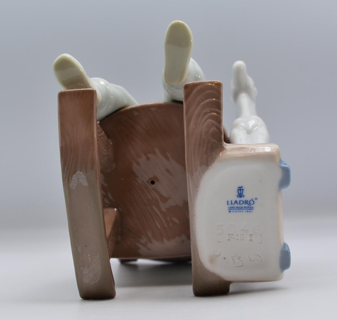 疲れちゃった　＃5846　★リヤドロ　スペイン　ポーセリン　光沢仕上げ　絶版