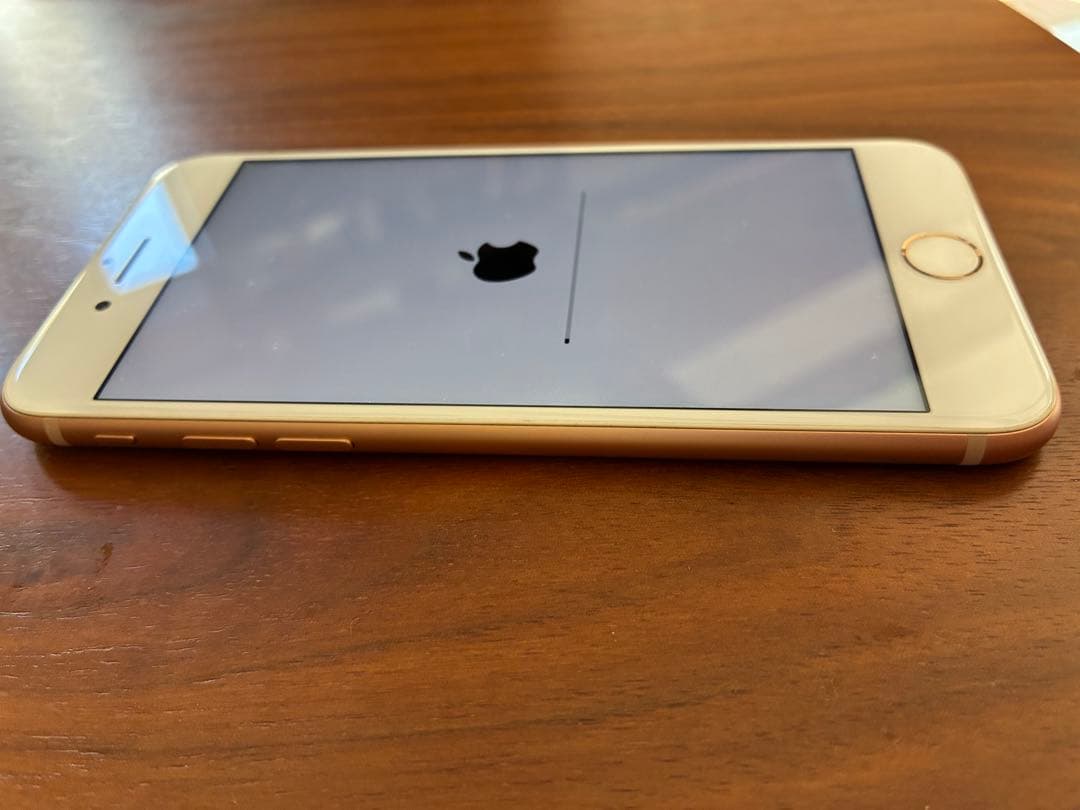 iPhone8 本体　64GB