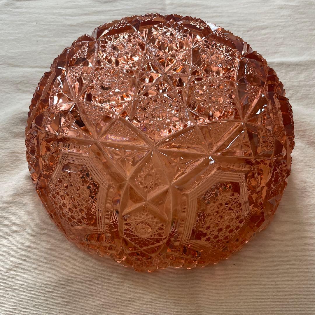 ギヤマン　ピンクのガラス製菓子入れ