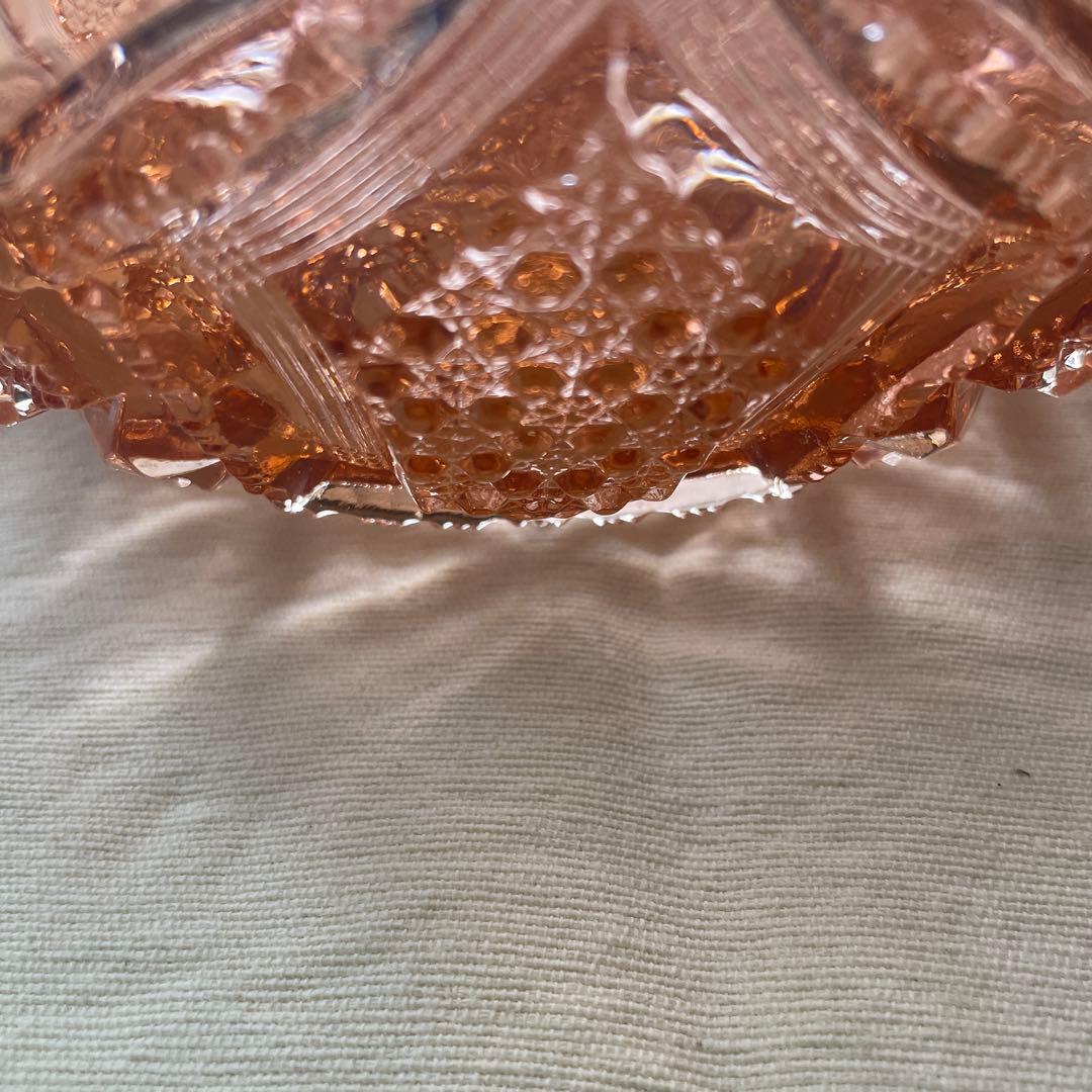 ギヤマン　ピンクのガラス製菓子入れ