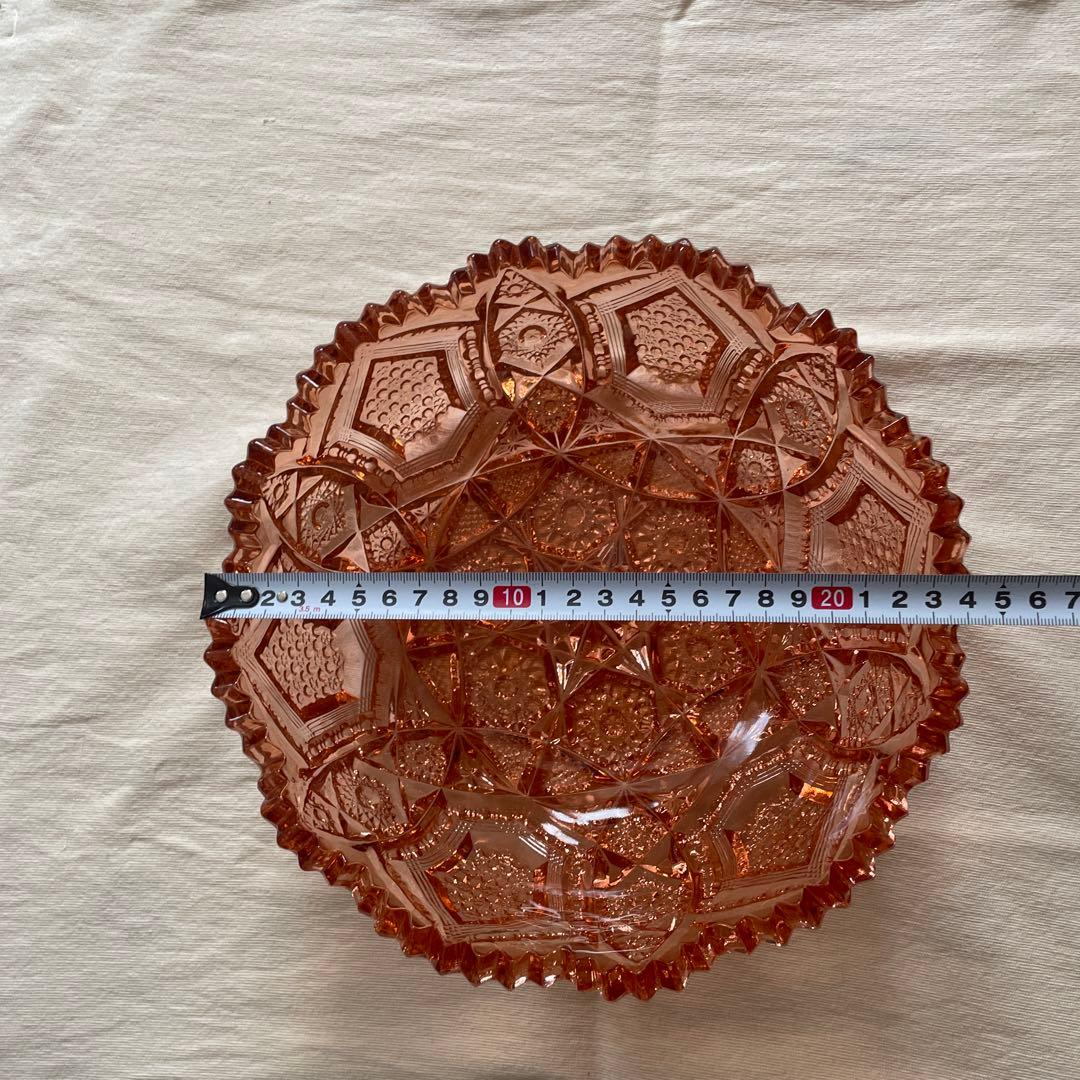 ギヤマン　ピンクのガラス製菓子入れ