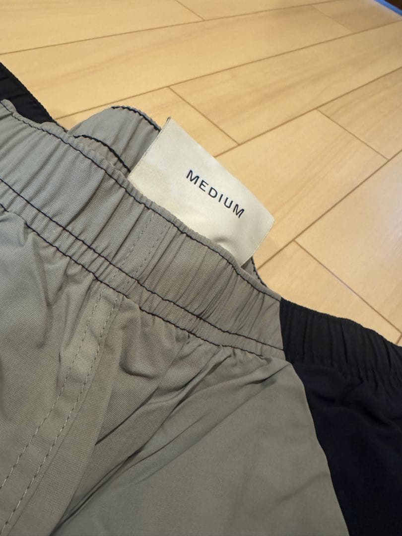 Supreme NYロゴ ジョガーパンツ