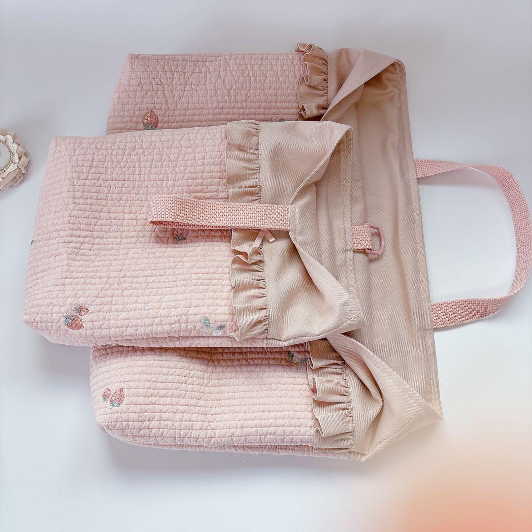 akiko様　レッスンバッグ　上履き袋　体操着袋　ヌビ　キルト　いちご　刺繍生地