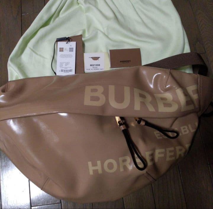 BURBERRYビックロゴ TB ボディバッグ