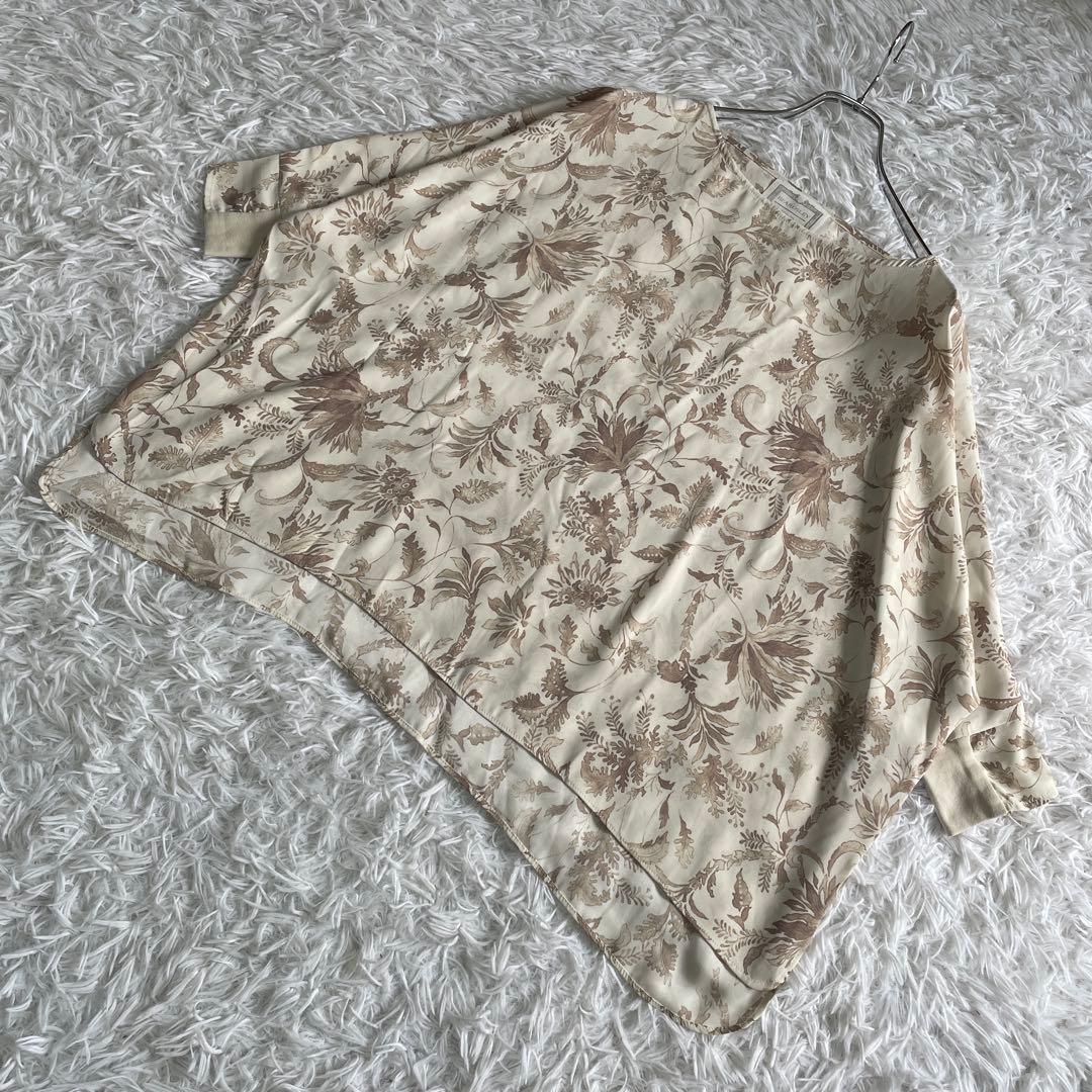 ビアズリー プリントシャツTシャツ　更紗　フラワー