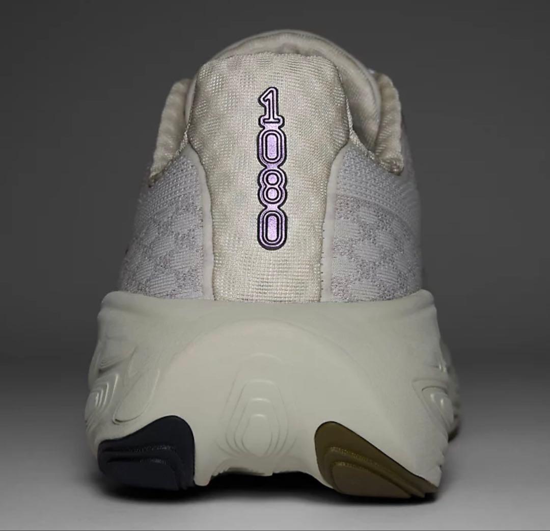 New Balance Fresh Foam ホワイト/パープル スニーカー