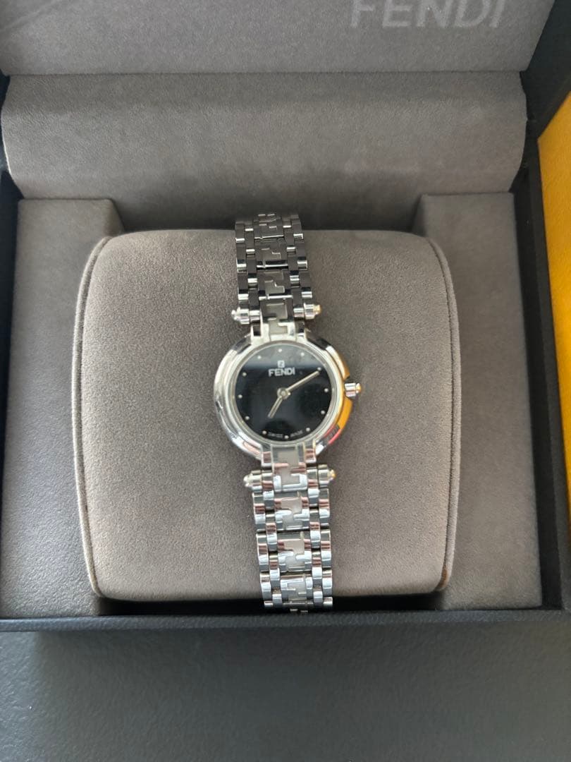 フェンディー腕時計