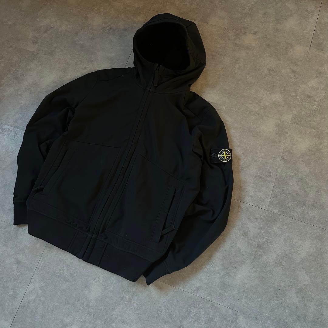 【極美品❗️】stone  ソフトシェルジャケット　黒