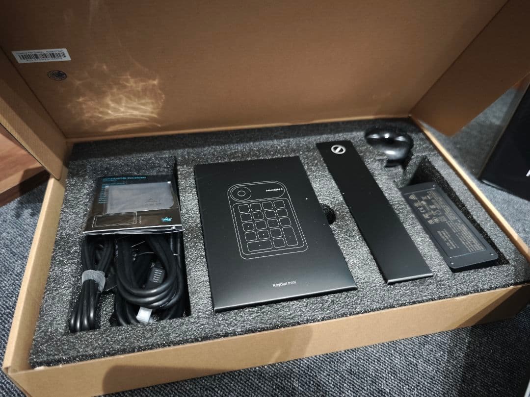 足*湯様 HUION KAMVAS Pro 24 (4K) 液晶不良/動作品