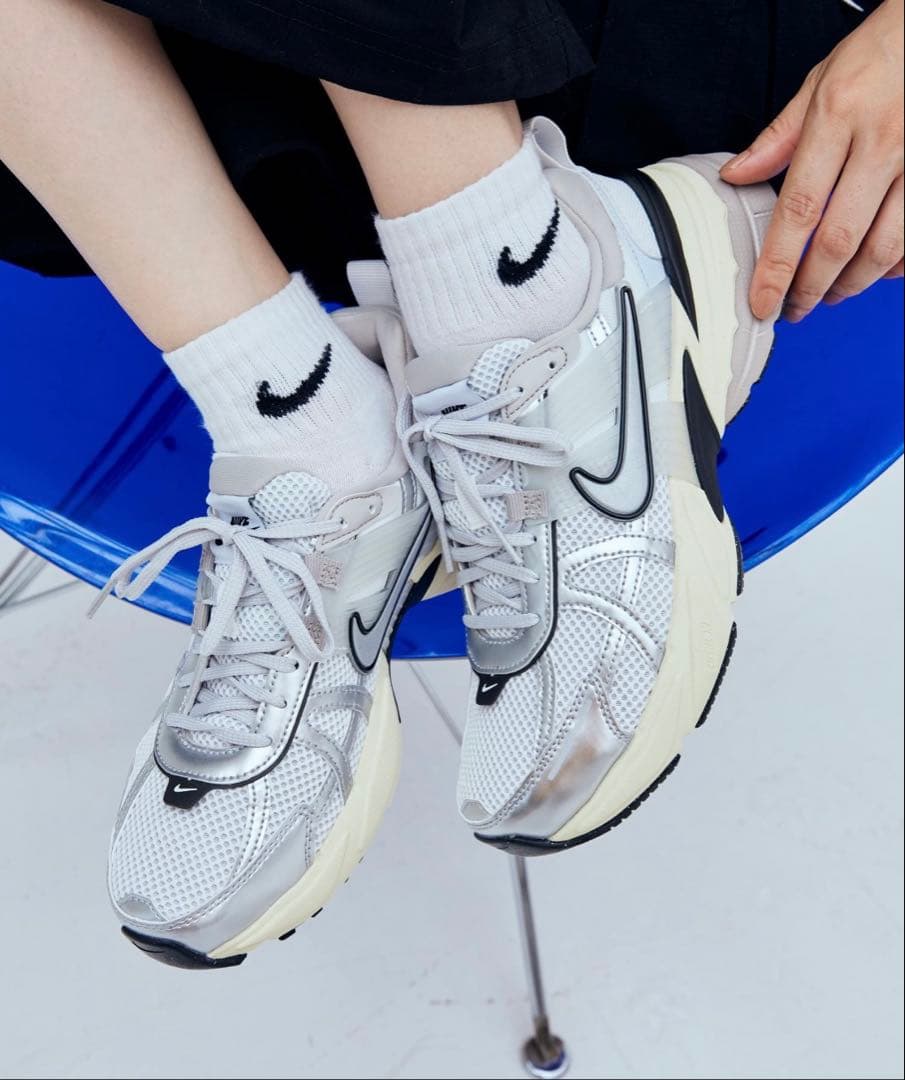 【入手困難】23.5 NIKE W V2K RUN \