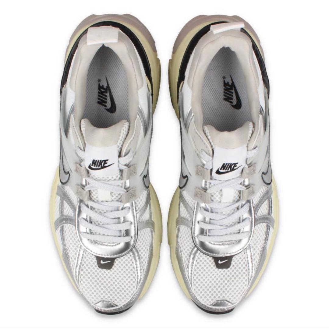 【入手困難】23.5 NIKE W V2K RUN \"WHITE SILVER